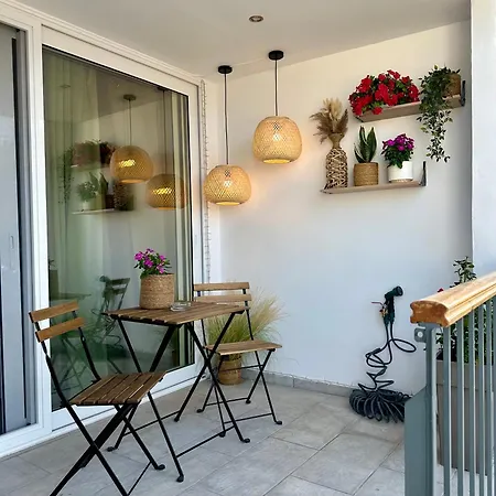 νν Loft דירה דלפי